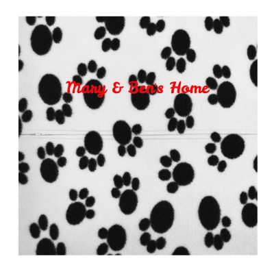 (40cm Square) - Paws Fleece Fabric with Zip Opening